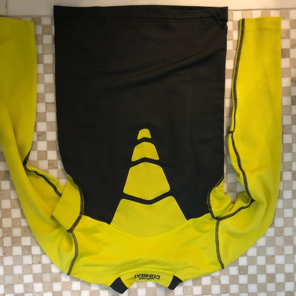 Nike Turtleneck - Picture 5 of 5